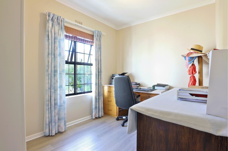 3 Bedroom Property for Sale in Sunningdale Western Cape